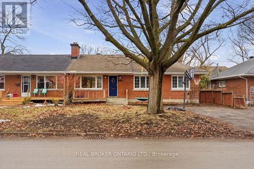 2086 BLOSSOM DRIVE  Ottawa, ON K1H 6G8