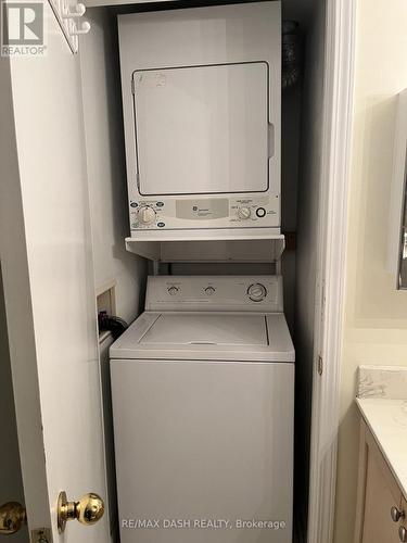 1014 - 5 Everson Drive, Toronto, ON - Indoor Photo Showing Laundry Room