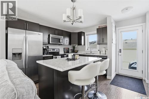 5624 Glide Crescent, Regina, SK - Indoor Photo Showing Kitchen With Stainless Steel Kitchen