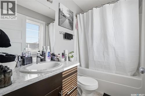 5624 Glide Crescent, Regina, SK - Indoor Photo Showing Bathroom