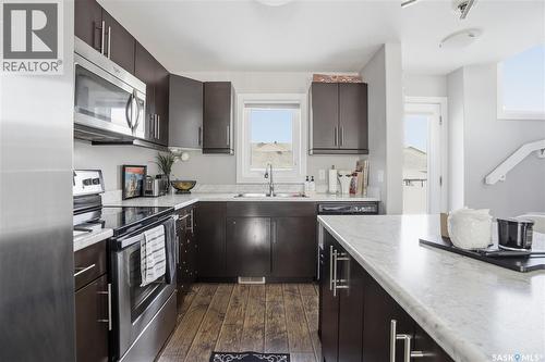 5624 Glide Crescent, Regina, SK - Indoor Photo Showing Kitchen