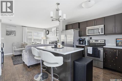 5624 Glide Crescent, Regina, SK - Indoor Photo Showing Kitchen With Stainless Steel Kitchen