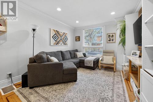 179 Burris Street, Hamilton, ON - Indoor Photo Showing Living Room