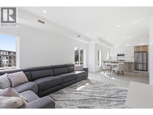 1405 Springhill Drive Unit# 2103, Kamloops, BC - Indoor Photo Showing Living Room
