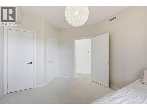 1405 Springhill Drive Unit# 2103, Kamloops, BC - Indoor Photo Showing Bedroom