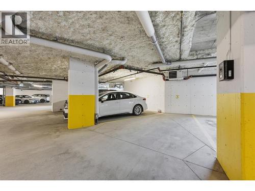 1405 Springhill Drive Unit# 2103, Kamloops, BC - Indoor Photo Showing Garage