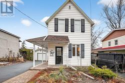 381 MONTFORT STREET Ottawa, ON K1L 5M9