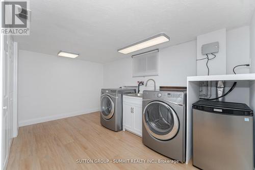 1175 Kane Road, Mississauga, ON - Indoor Photo Showing Laundry Room