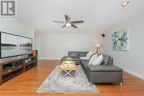 1175 Kane Road, Mississauga, ON - Indoor Photo Showing Living Room