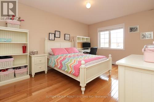 1382 Avon Drive, Mississauga, ON - Indoor Photo Showing Bedroom