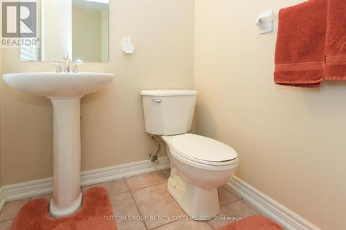 1382 Avon Drive, Mississauga, ON - Indoor Photo Showing Bathroom