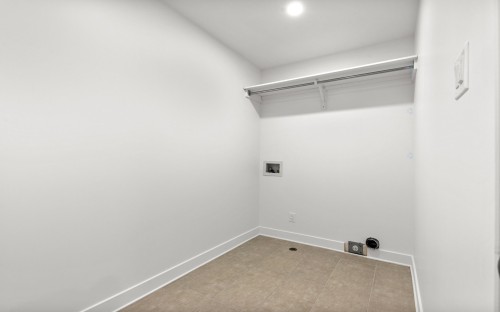 Salle de lavage - 57 Rue Des Plaines, Saint-Jean-Sur-Richelieu, QC - Indoor