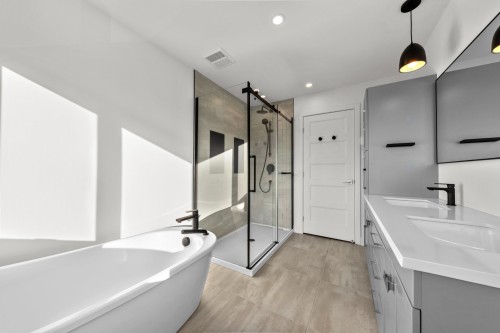 Salle de bains - 57 Rue Des Plaines, Saint-Jean-Sur-Richelieu, QC - Indoor Photo Showing Bathroom
