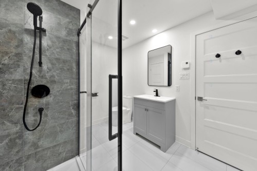 Salle de bains - 57 Rue Des Plaines, Saint-Jean-Sur-Richelieu, QC - Indoor Photo Showing Bathroom