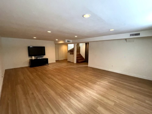 Family Room - 182 Av. Duke-Of-Kent, Pointe-Claire, QC - Indoor Photo Showing Other Room