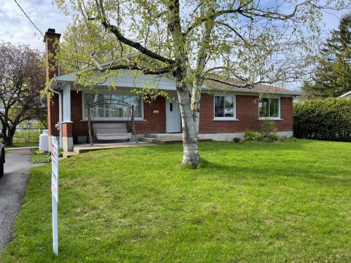 Front of Structure - 182 Av. Duke-Of-Kent, Pointe-Claire, QC - Outdoor With Facade