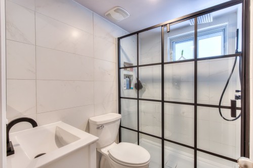 Garçonnière - 980  - 982 Av. Châtelaine, Laval (Chomedey), QC - Indoor Photo Showing Bathroom