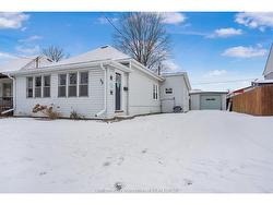23 DEGGE Street Chatham, ON N7M 4X3