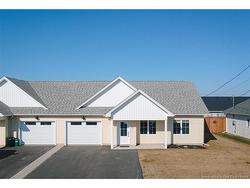 33 MacKinnon ST Grand-Barachois, NB E4P 0R6