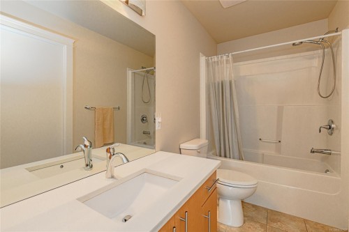 214-21 Conard St, View Royal, BC - Indoor Photo Showing Bathroom