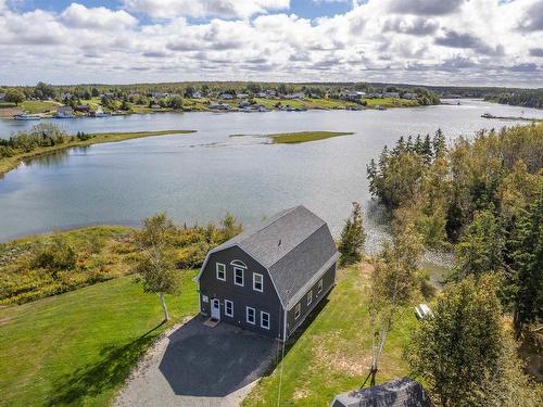 696 Point Aconi Road, Point Aconi, NS 