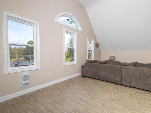 696 Point Aconi Road, Point Aconi, NS 