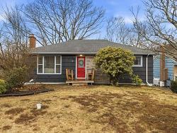 11 Ernest Avenue  Dartmouth, NS B3A 2H3