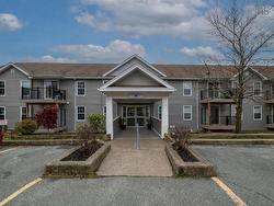 115 79 Collins Grove  Dartmouth, NS B2W 0B9