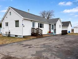 8 Standish Street  West Amherst, NS B4H 3Y4