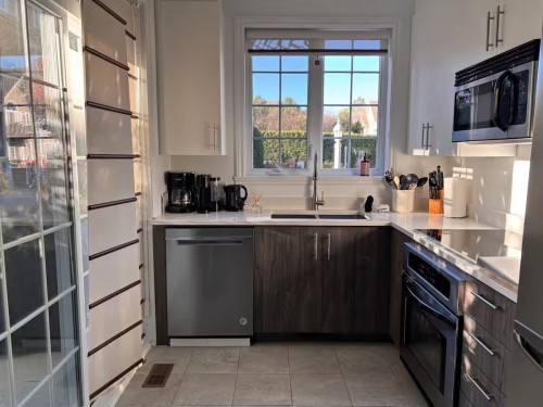 Cuisine - 103-33 Mtée Victor-Nymark, Saint-Sauveur, QC - Indoor Photo Showing Kitchen With Double Sink