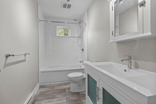 Salle de bains - 144 Rue William, Châteauguay, QC - Indoor Photo Showing Bathroom