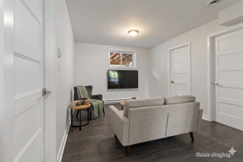 Salle familiale - 144 Rue William, Châteauguay, QC - Indoor