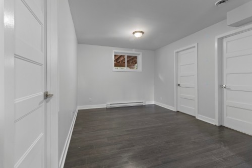 Salle familiale - 144 Rue William, Châteauguay, QC - Indoor Photo Showing Other Room