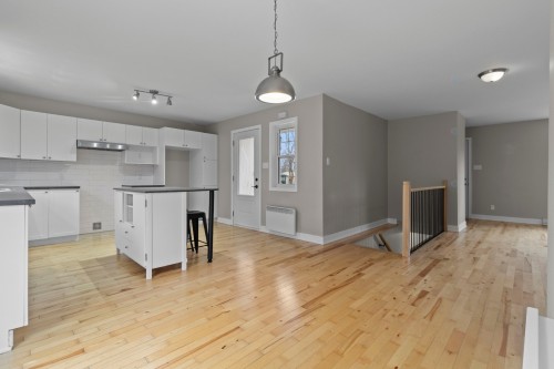 Vue d'ensemble - 144 Rue William, Châteauguay, QC - Indoor Photo Showing Kitchen With Upgraded Kitchen