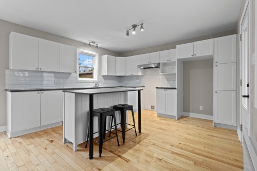 Cuisine - 144 Rue William, Châteauguay, QC - Indoor Photo Showing Kitchen With Upgraded Kitchen