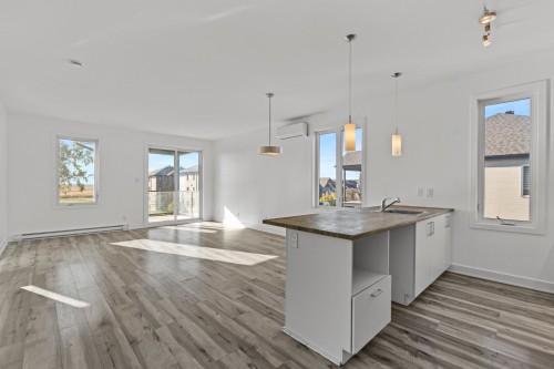 Cuisine - 6797  - 6801 Mtée Gagnon, Sainte-Anne-Des-Plaines, QC - Indoor Photo Showing Kitchen