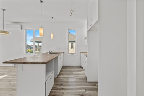 Cuisine - 6797  - 6801 Mtée Gagnon, Sainte-Anne-Des-Plaines, QC - Indoor Photo Showing Kitchen