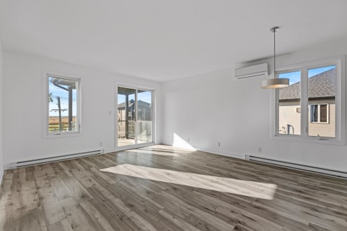 Salon - 6797  - 6801 Mtée Gagnon, Sainte-Anne-Des-Plaines, QC - Indoor Photo Showing Other Room