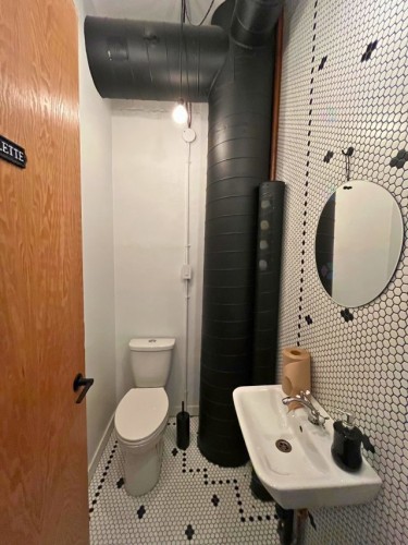 Bathroom - 7515 Rue St-Hubert, Montréal (Villeray/Saint-Michel/Parc-Extension), QC - Indoor Photo Showing Bathroom