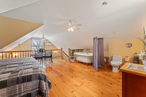 Vue d'ensemble - 310 Rue Larose, Dunham, QC - Indoor Photo Showing Other Room