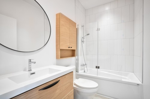 Bathroom - 604-7227 Boul. Newman, Montréal (Lasalle), QC - Indoor Photo Showing Bathroom