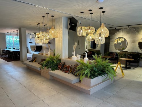 Mud Room - 604-7227 Boul. Newman, Montréal (Lasalle), QC - Indoor