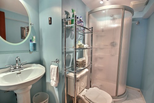 Salle de bains - 154  - 156 Av. Frédéric-Hébert, Rouyn-Noranda, QC - Indoor Photo Showing Bathroom