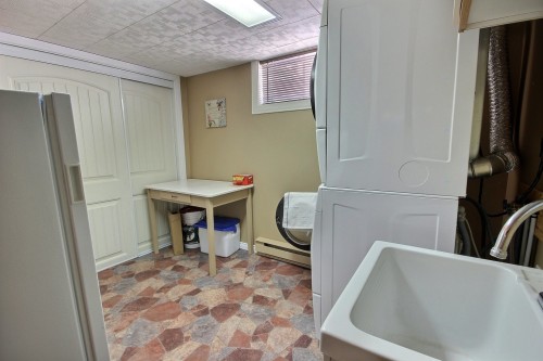 Salle de lavage - 154  - 156 Av. Frédéric-Hébert, Rouyn-Noranda, QC - Indoor Photo Showing Other Room