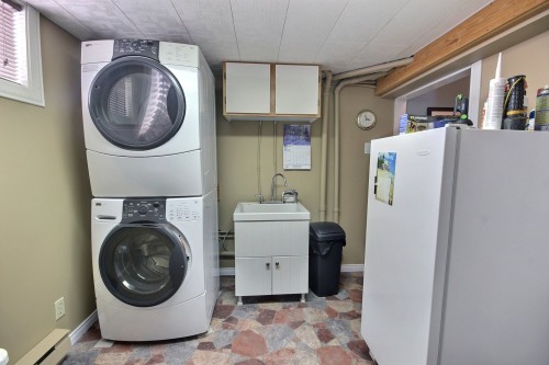Salle de lavage - 154  - 156 Av. Frédéric-Hébert, Rouyn-Noranda, QC - Indoor Photo Showing Laundry Room