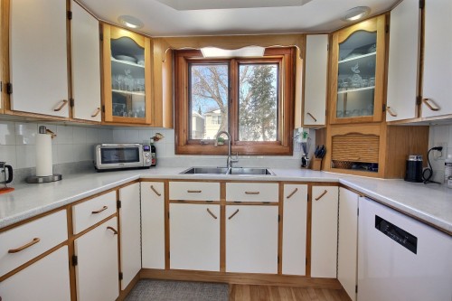 Cuisine - 154  - 156 Av. Frédéric-Hébert, Rouyn-Noranda, QC - Indoor Photo Showing Kitchen With Double Sink