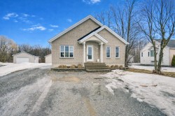 1294 Rue d'Alma Gatineau (Gatineau), QC J8R 3J4