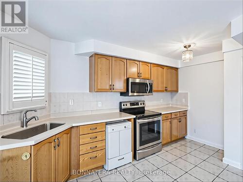 5471 Whitehorn Avenue, Mississauga, ON - Indoor Photo Showing Kitchen