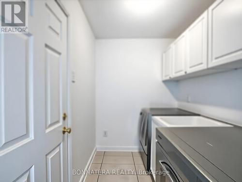 5471 Whitehorn Avenue, Mississauga, ON - Indoor Photo Showing Laundry Room