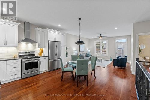 206 Bennett Street E, Goderich (Goderich (Town)), ON - Indoor Photo Showing Kitchen With Upgraded Kitchen